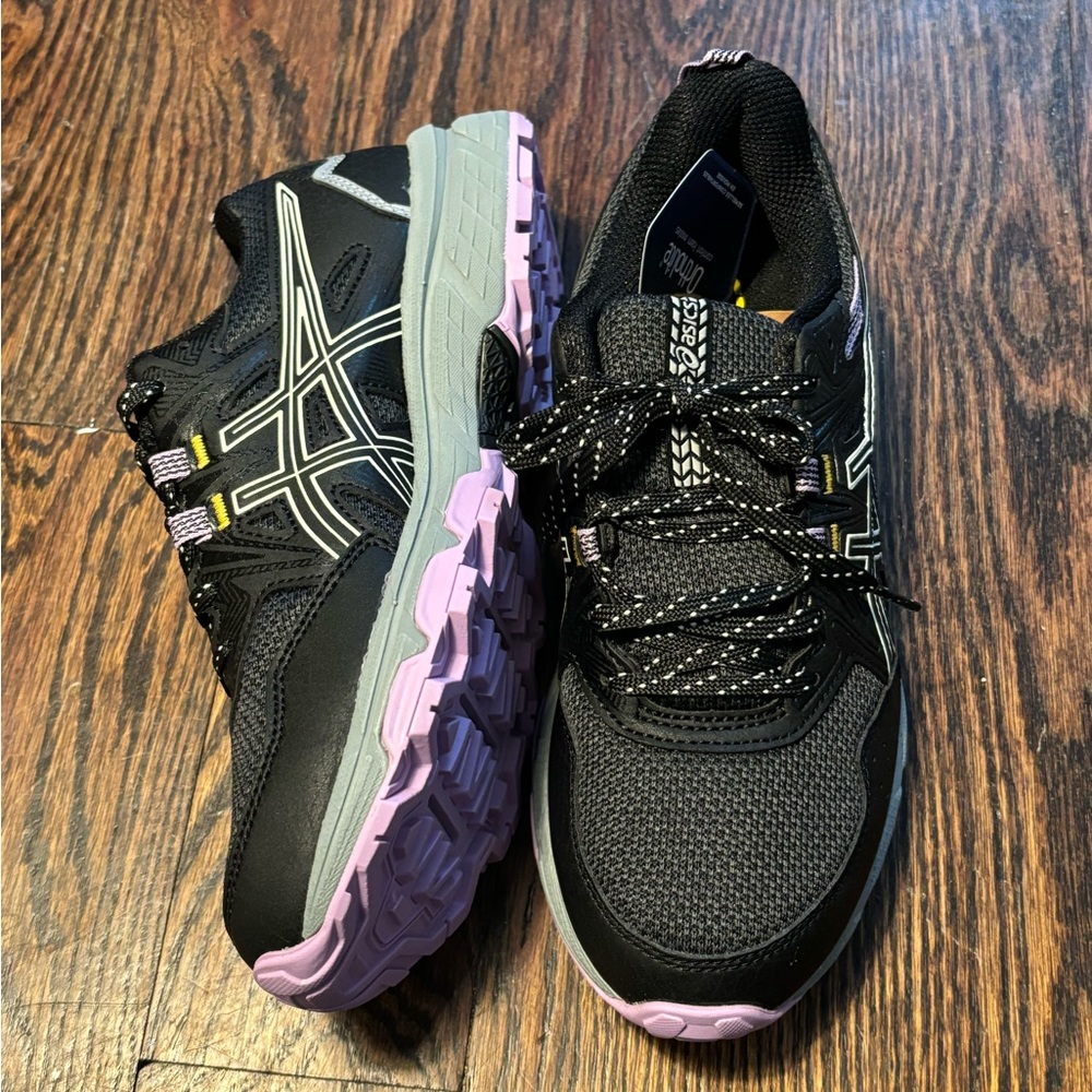 ASICS Gel-Venture 8 
Black and Purple